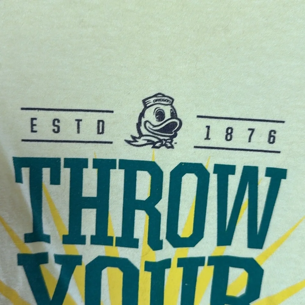 U of O Yellow “Throw your ‘O’” Logo Tee. Size Large  Unisex.